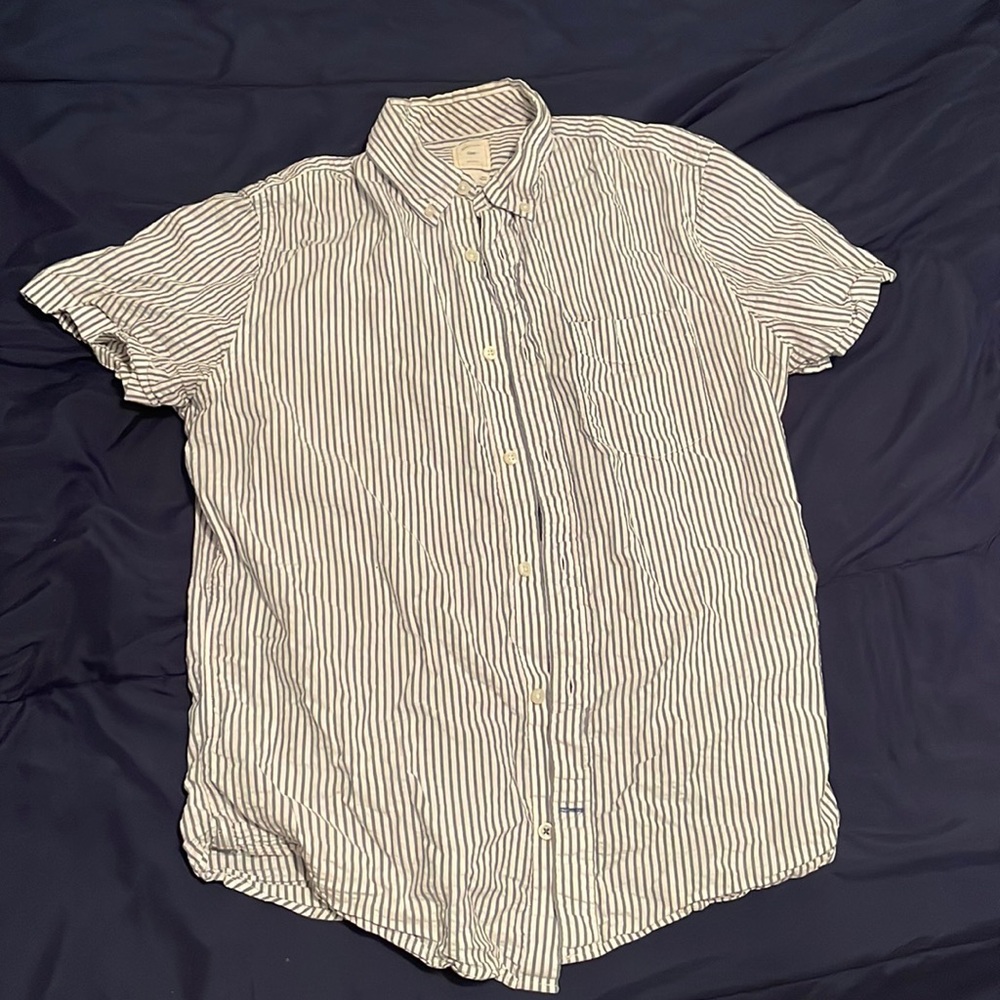 GAP Seersucker Stripe short sleeve shirt (M)